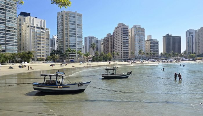 1776468086_PRAIA-DAS-ASTURIAS-GUARUJA.jpg