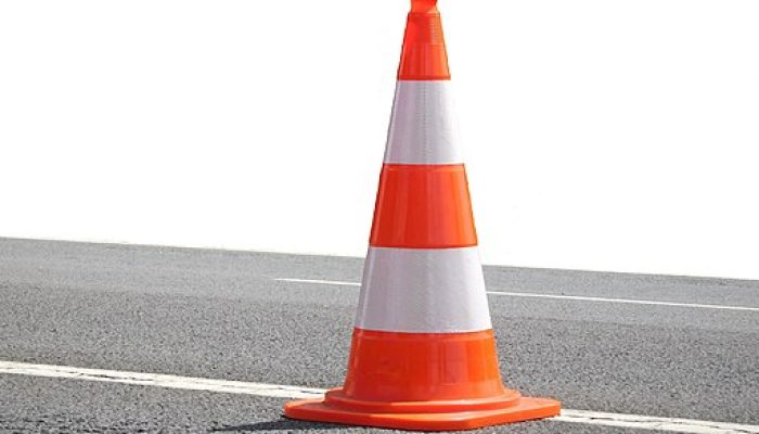 512px-Cone_de_signalisation.jpg