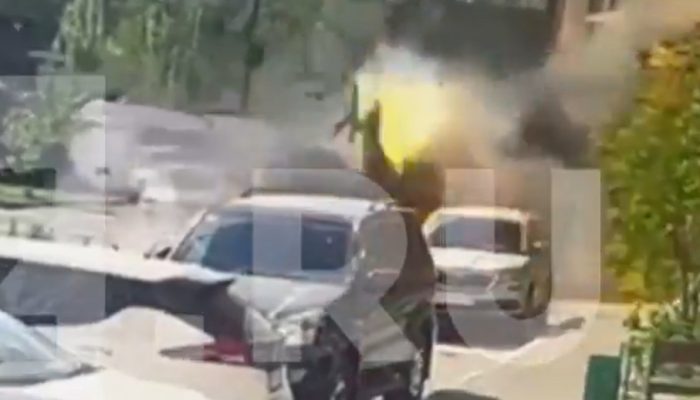 Cameras-captaram-o-momento-da-explosao-que-matou-o-militar-de-alto-escalao-da-Russia.jpg Cameras-captaram-o-momento-da-explosao-que-matou-o-militar-de-alto-escalao-da-Russia.jpg