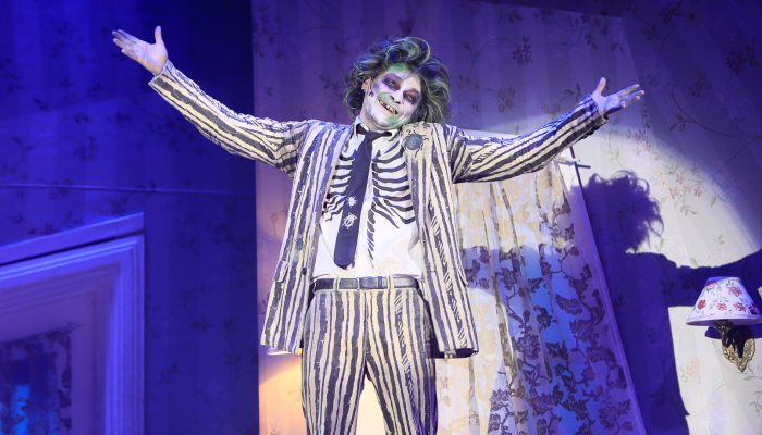 Com-Eduardo-Sterblitch-Beetlejuice-O-Musical-retorna-aos-palcos-em-SP-Foto-Leo-Aversa.jpg Com-Eduardo-Sterblitch-Beetlejuice-O-Musical-retorna-aos-palcos-em-SP-Foto-Leo-Aversa.jpg