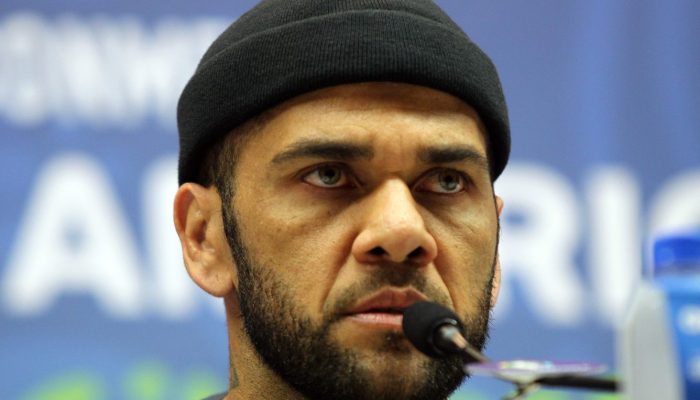 Daniel-Alves.jpg Daniel-Alves.jpg