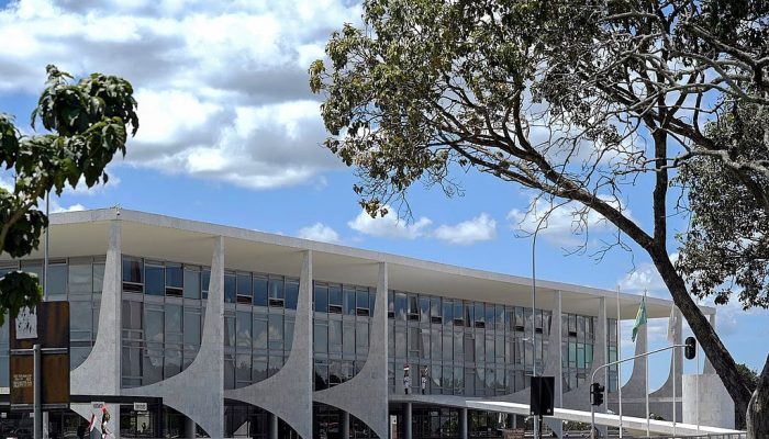 Fachada-do-Palacio-do-Planalto-sede-do-Poder-Executivo-brasileiro-em-Brasilia.jpg Fachada-do-Palacio-do-Planalto-sede-do-Poder-Executivo-brasileiro-em-Brasilia.jpg