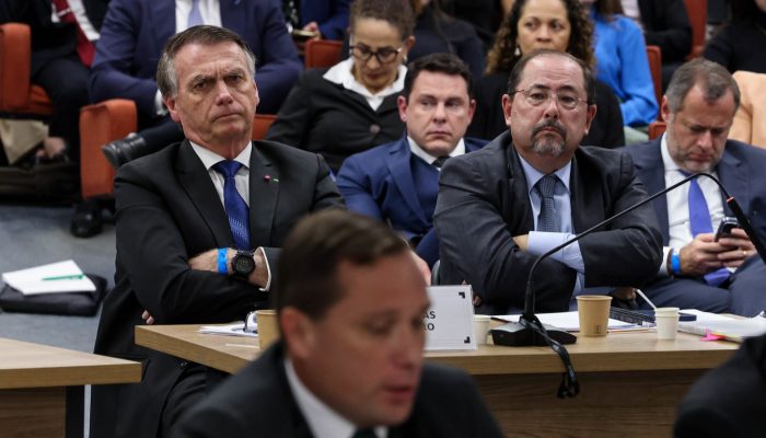 Jair-Bolsonaro-Mauro-Cid.jpg Jair-Bolsonaro-Mauro-Cid.jpg