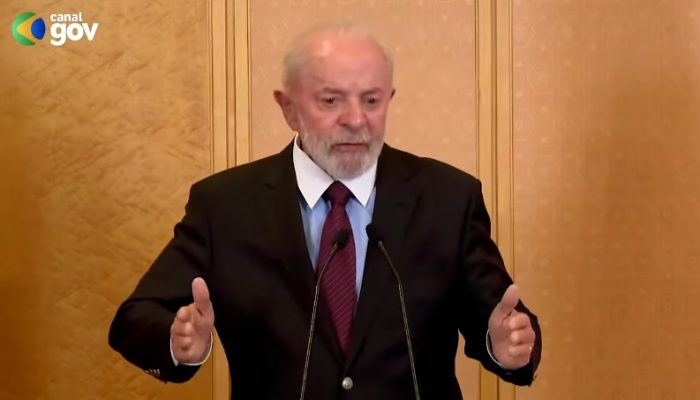 Lula-fala-com-jornalistas-na-saida-do-Japao.jpg Lula-fala-com-jornalistas-na-saida-do-Japao.jpg