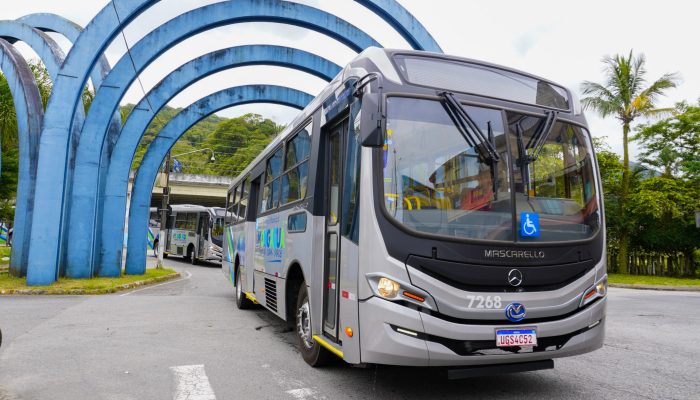 Mongagua-4-onibus-e-vans-Gabriel-Freitas-e-Larissa-Fabia.jpg