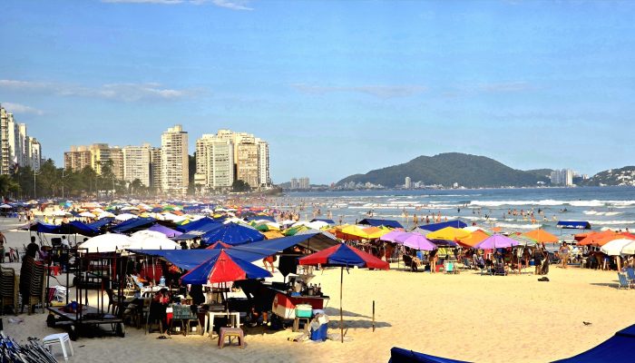 PRAIA-DE-PITANGUEIRAS-GUARUJA-2.jpg