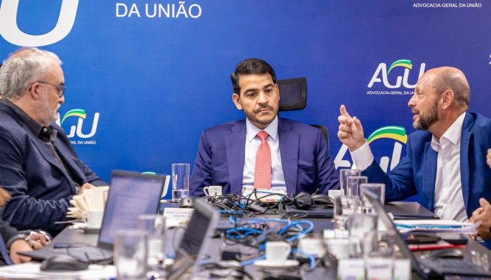 Reuniao-na-AGU-discute-ressarcimento-a-aposentados.jpg