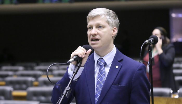 Van-Hatten-Kayo-Magalhaes.jpg Van-Hatten-Kayo-Magalhaes.jpg