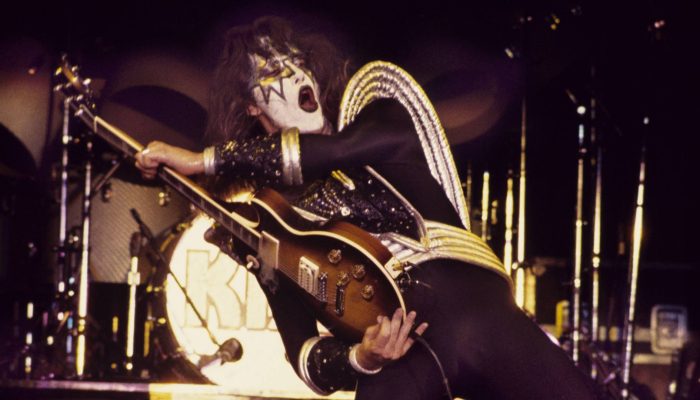 ace-frehley-kiss-1976-foto-tom-hill-wireimage.jpg