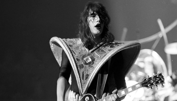 ace-frehley-kiss-guitarrista-foto-Richard-Creamer-Michael-Ochs-Archives-Getty-Images-73987892.jpg
