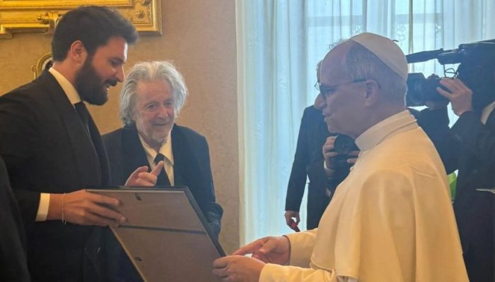 al-pacino-e-1o-astro-do-cinema-a-encontrar-o-papa-leao-xiv-saiba-o-motivo_widelg.jpg al-pacino-e-1o-astro-do-cinema-a-encontrar-o-papa-leao-xiv-saiba-o-motivo_widelg.jpg