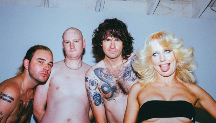 amyl-and-the-sniffers-banda-foto-John-Angus-Stewart.jpg