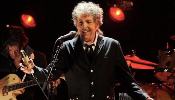 bob-dylan_chris_pizzello_ap_widelg.jpg