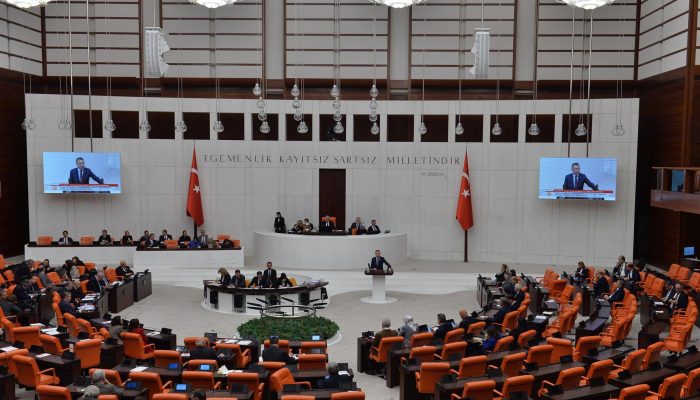 briga-parlamento-turquia.jpg