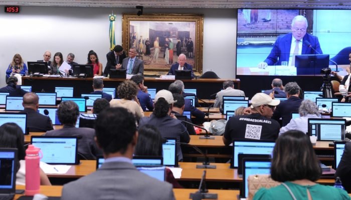 camara-dos-deputados-sessao-ccjc-15-04-2026-foto-renato-araujo-camara.jpg