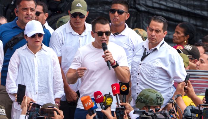 equador.ira_.jpg equador.ira_.jpg