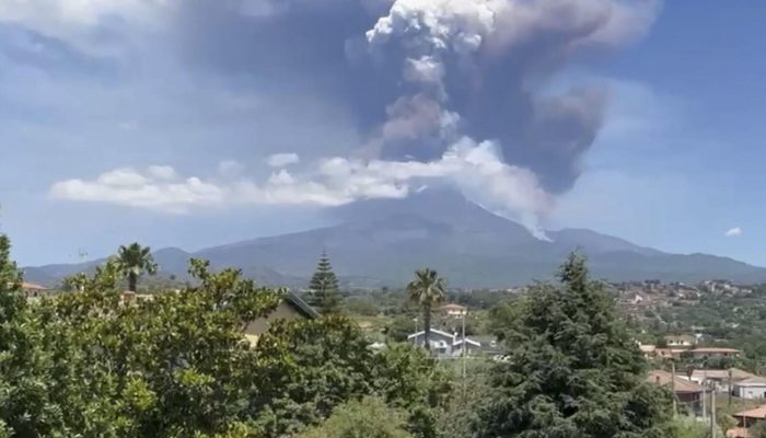 etna.jpg etna.jpg