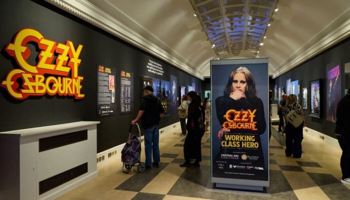 exposicao-sobre-ozzy-osbourne-na-inglaterra-e-prolongada-ate-2026_widelg.jpg