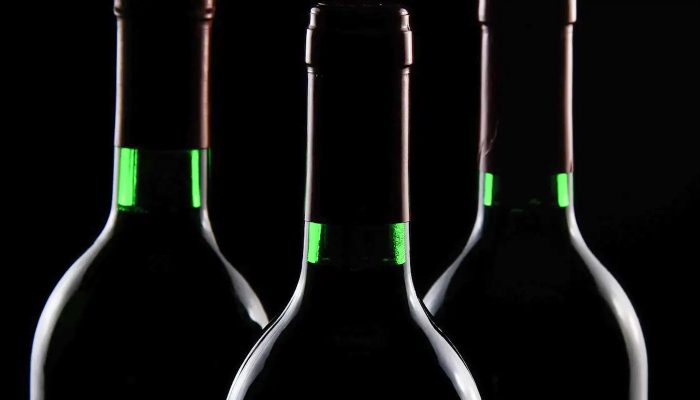garrafas_de_bebidas02.jpg garrafas_de_bebidas02.jpg