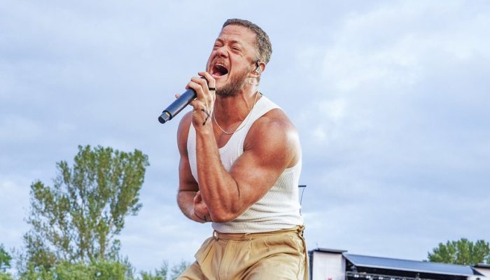 imagine-dragons-dan-reynolds-2025-foto-per-ole-hagen-redferns_widelg.jpg
