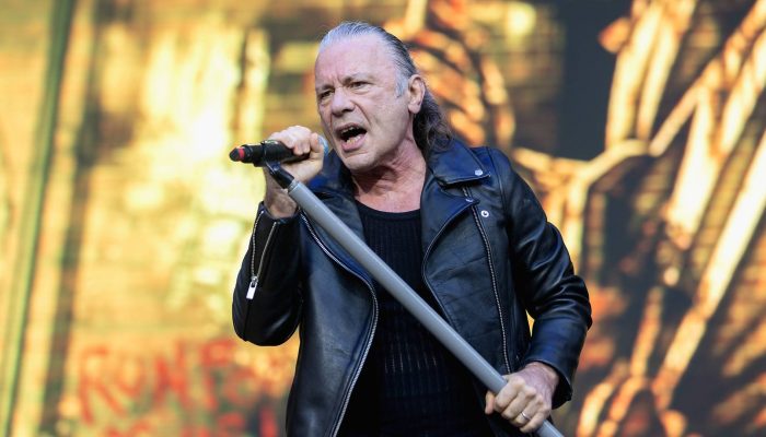 iron-maiden-bruce-dickinson-2025-foto-jo-hale-redferns.jpg