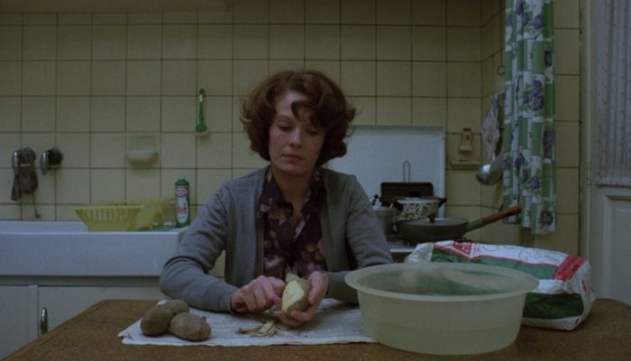 jeanne-dielman-considerado-o-melhor-filme-de-todos-os-tempos-sera-relancado-nos-cinemas_widelg.jpg