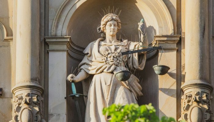 justica.jpg justica.jpg