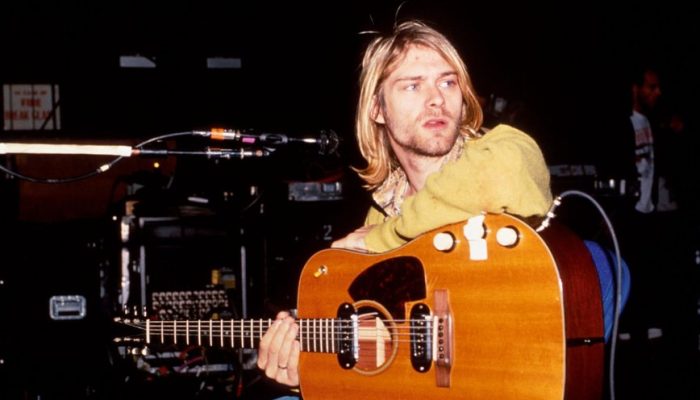 kurt-cobain-nirvana-foto-kevin-mazur-wireimage-74702059_widelg.jpg
