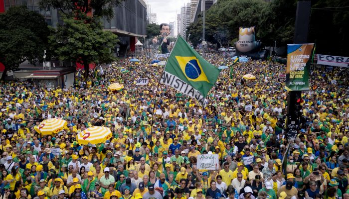 manifestacao-paulista-flavio-bolsonaro-acorda-brasil-1.jpg