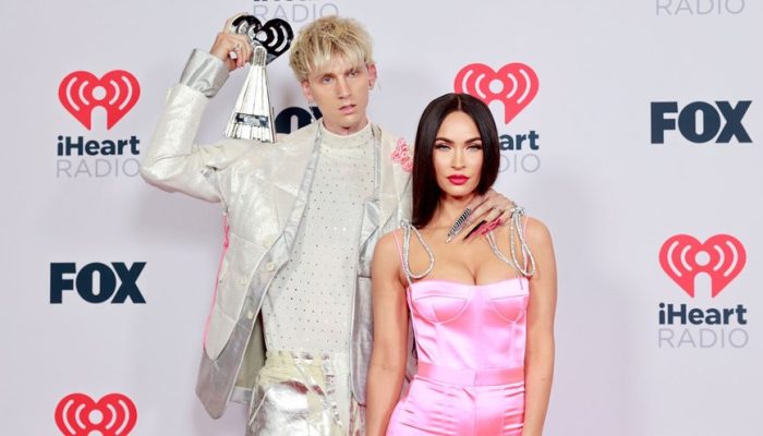 megan-fox-machine-gun-kelly-casal-casamento-foto-emma-mcintyre-getty-images_widelg.jpg