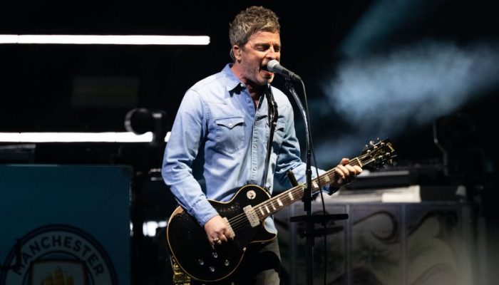 noel-gallagher-gettyimages-2223624079_widelg.jpg