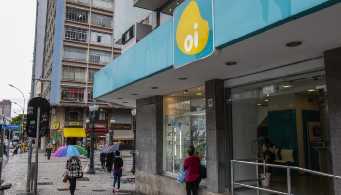 oi-operadora-foto-daniel-castellano-gazeta-do-povo-arquivo.jpg