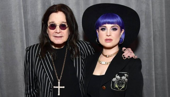 ozzy-osbourne-kelly-osbourne-2020-foto-emma-mcintyre-getty-images-for-the-recording-academy_widelg.j.jpeg ozzy-osbourne-kelly-osbourne-2020-foto-emma-mcintyre-getty-images-for-the-recording-academy_widelg.j.jpeg