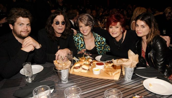 ozzy-osbourne-sharon-osbourne-filhos-2010-foto-jeff-kravitz-filmmagic_widelg.jpg