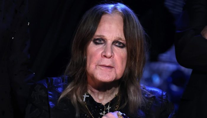 ozzy-osbourne-vocalista-2024-foto-kevin-mazur-getty-images-for-the-rock-and-roll-hall-of-fame_widelg.jpeg