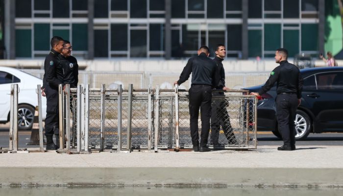 palacio-do-planalto-grades-retiradas-2023-foto-jose-cruz-agencia-brasil-arquivo.jpg