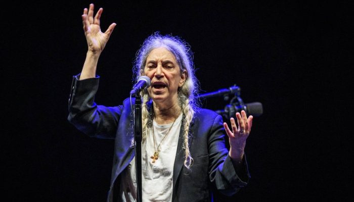 patti-smith-2024-foto-per-ole-hagen-redferns_widelg.jpg