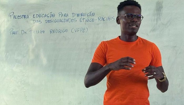 professor_thiago_santos_4_-_mais_professores.jpeg professor_thiago_santos_4_-_mais_professores.jpeg