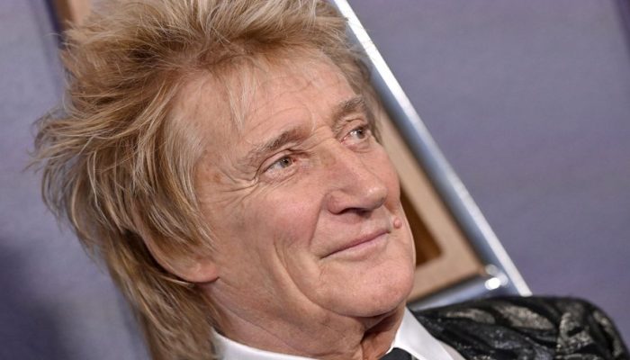 rod-stewart-gettyimages-2217288152_widelg.jpg