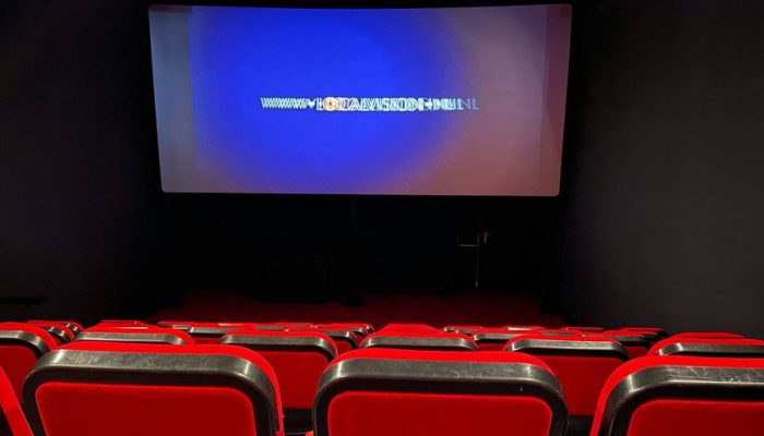sala-de-cinema-assistir-filme-foto-denise-jans-unsplash_widelg.jpg