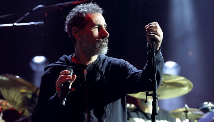 serj-tankianphoto-by-kevin-winter-getty-images_widelg.jpg serj-tankianphoto-by-kevin-winter-getty-images_widelg.jpg