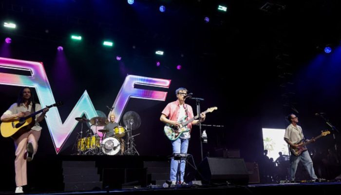 weezer-prepara-filme-inedito-enquanto-turne-e-drama-familiar-seguem_widelg.jpg weezer-prepara-filme-inedito-enquanto-turne-e-drama-familiar-seguem_widelg.jpg
